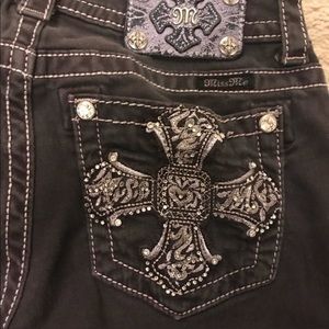 MISS ME BLACK CAPRI SZ 26